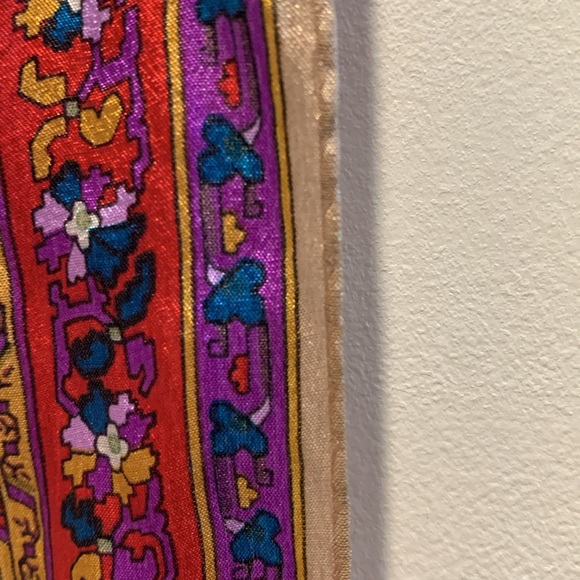 Oscar de la Renta 100% silk scarf - Picture 8 of 8